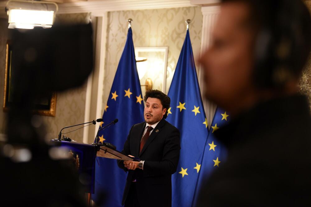 I šta ćemo sad: Kriza vlasti pred poslanicima, Foto: BORIS PEJOVIC