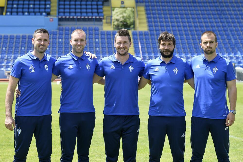 Kljajević (u sredini) je šest godina bio trener mlađih kategorija Budućnosti, Foto: FK Budućnost