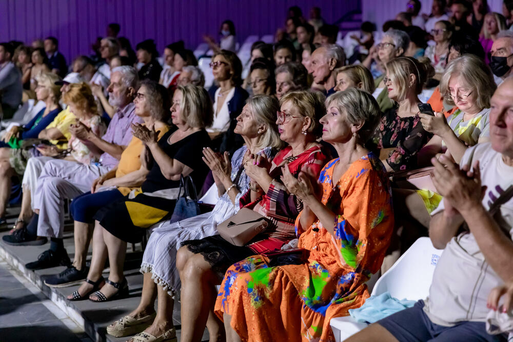 <p>Program Barskog ljetopisa nastavlja se večeras, a u Zavičajnom muzeju Bara, sa početkom u 21 čas, izložbom Mila Milunovića otvara se likovni segment i prva od pet izložbi ovogodišnjeg Ljetopisa</p>