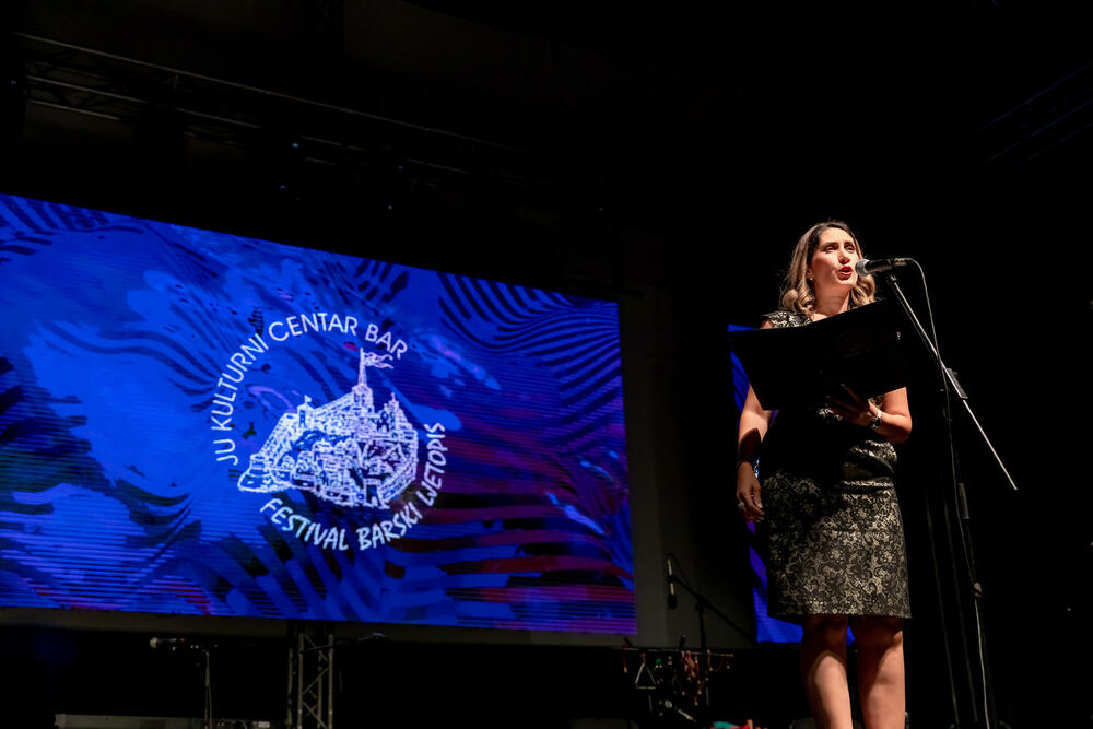 <p>Program Barskog ljetopisa nastavlja se večeras, a u Zavičajnom muzeju Bara, sa početkom u 21 čas, izložbom Mila Milunovića otvara se likovni segment i prva od pet izložbi ovogodišnjeg Ljetopisa</p>