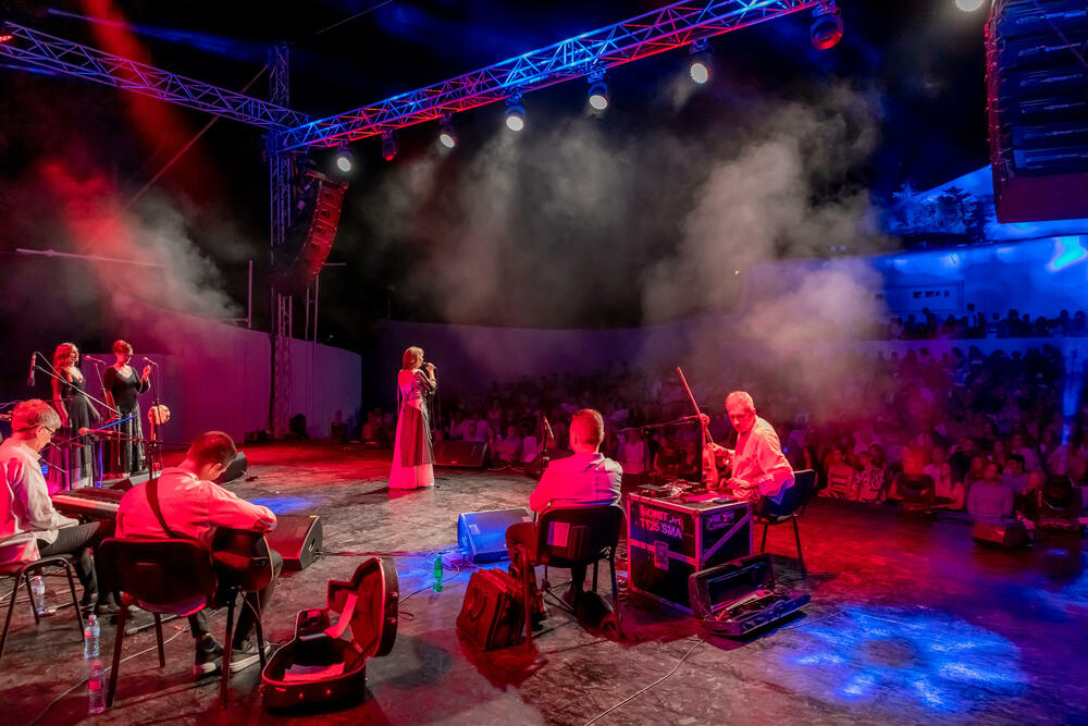 <p>Program Barskog ljetopisa nastavlja se večeras, a u Zavičajnom muzeju Bara, sa početkom u 21 čas, izložbom Mila Milunovića otvara se likovni segment i prva od pet izložbi ovogodišnjeg Ljetopisa</p>