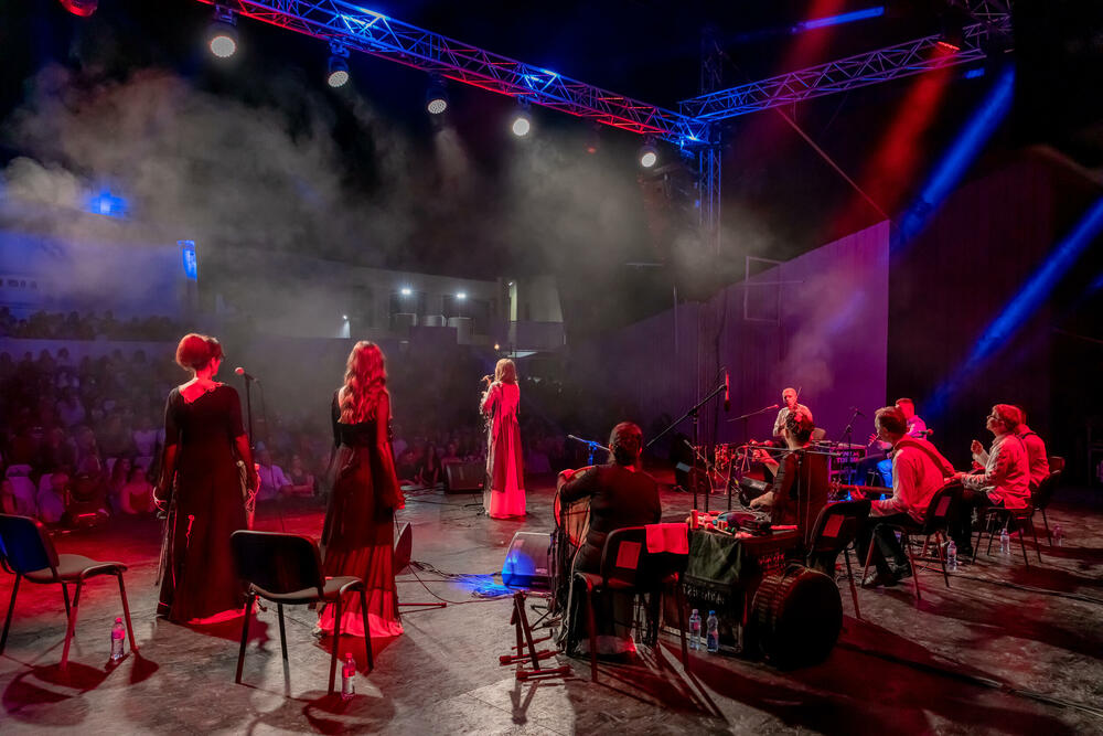 <p>Program Barskog ljetopisa nastavlja se večeras, a u Zavičajnom muzeju Bara, sa početkom u 21 čas, izložbom Mila Milunovića otvara se likovni segment i prva od pet izložbi ovogodišnjeg Ljetopisa</p>