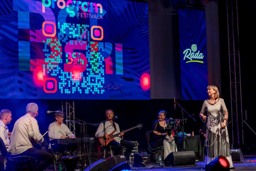 <p>Program Barskog ljetopisa nastavlja se večeras, a u Zavičajnom muzeju Bara, sa početkom u 21 čas, izložbom Mila Milunovića otvara se likovni segment i prva od pet izložbi ovogodišnjeg Ljetopisa</p>