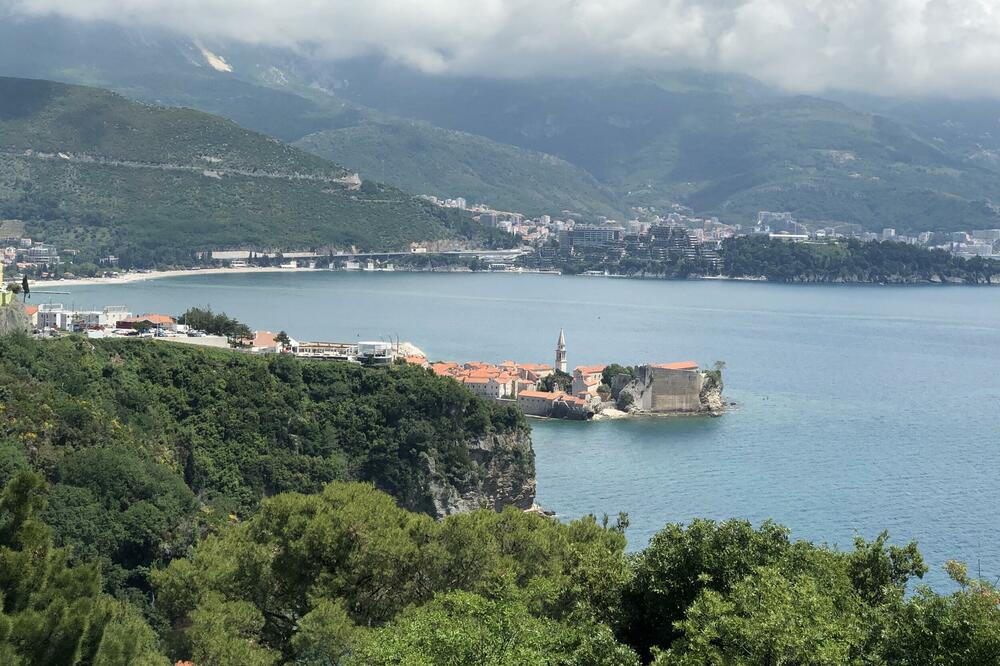 Zemljišni kompleks iznad plaže Mogren, Foto: Vuk Lajović