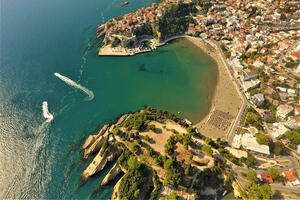 Parents' protest in Ulcinj: Students are being transferred to other classes...