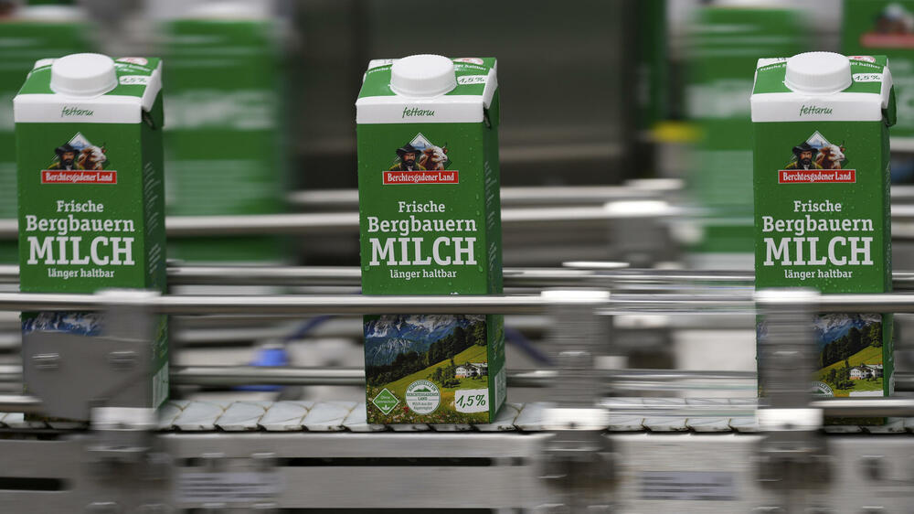 Mljekari u Njemačkoj prave zalihe goriva i ambalaže kako bi u slučaju prekida snabdijevanja strujom ili gasom mogli da sačuvaju mlijeko