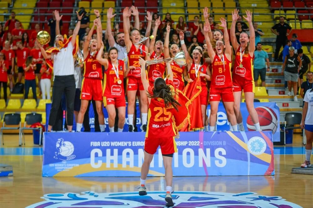 Mlade košarkašice Crne Gore na pobjedničkom postolju u Skoplju, Foto: fiba