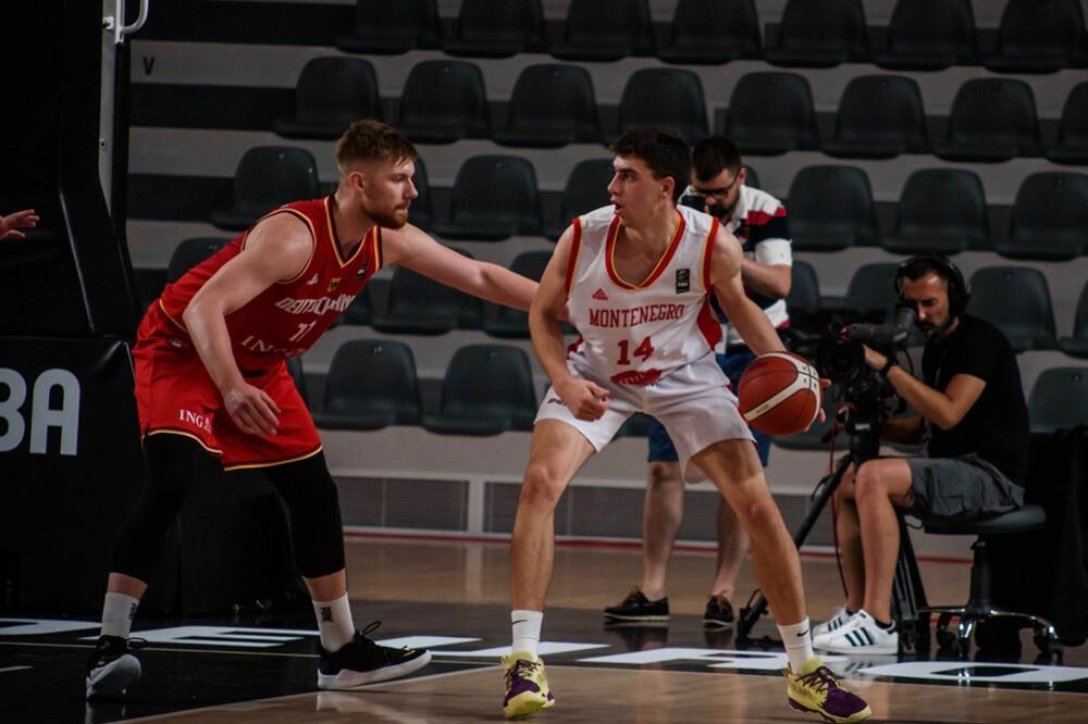 Grbović na utakmici sa Njemačkom, Foto: Fiba.basketball