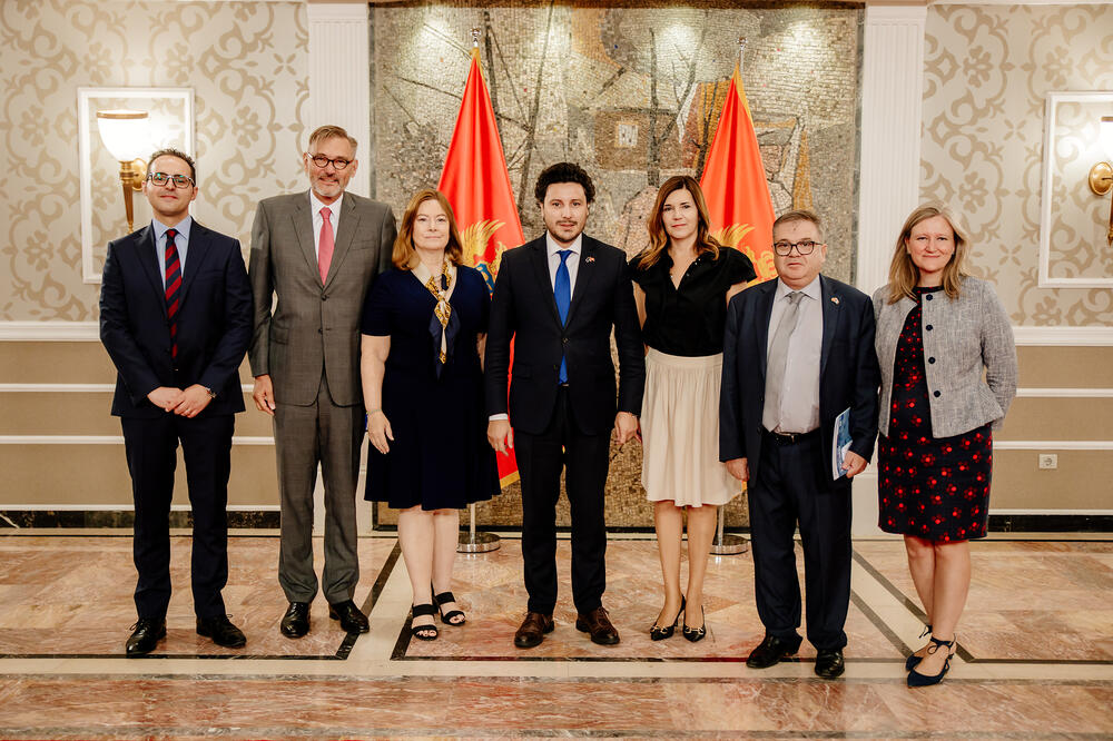 Abazović sa ambasadorima Kvinte i EU, Foto: Gov.me