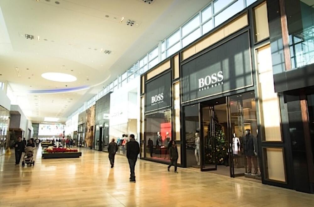 <p>Poslovni prostori u novom tržnom centru u samom centru Budve</p>