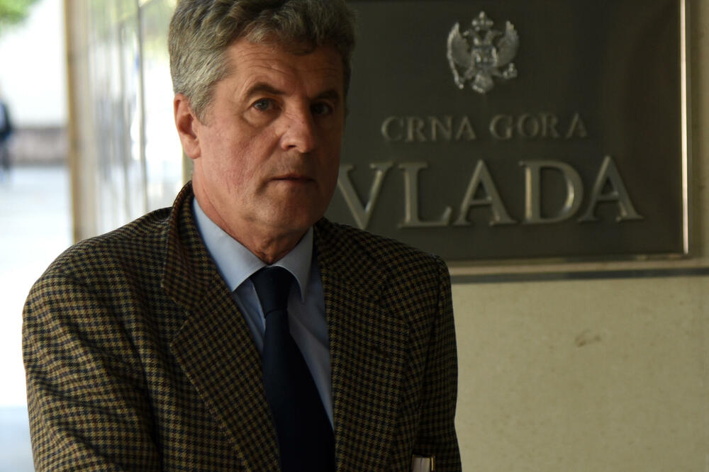 Pismo u susret premijerskom satu: Keković, Foto: Luka Zekovic