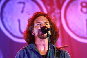 Zbog problema sa grlom Vedera otkazan koncert Pearl Jama u Beču