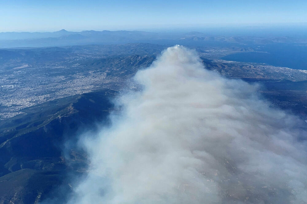 Požar na planini Penteli nedaleko od Atine, Foto: Reuters