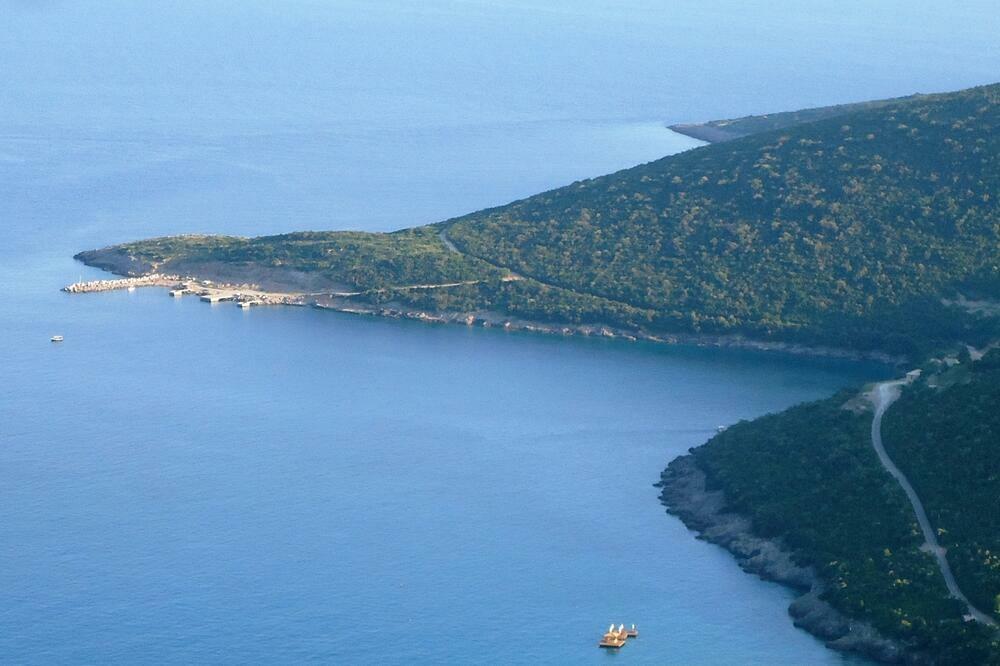 Rt Tri krsta u Tivtu, Foto: Siniša Luković