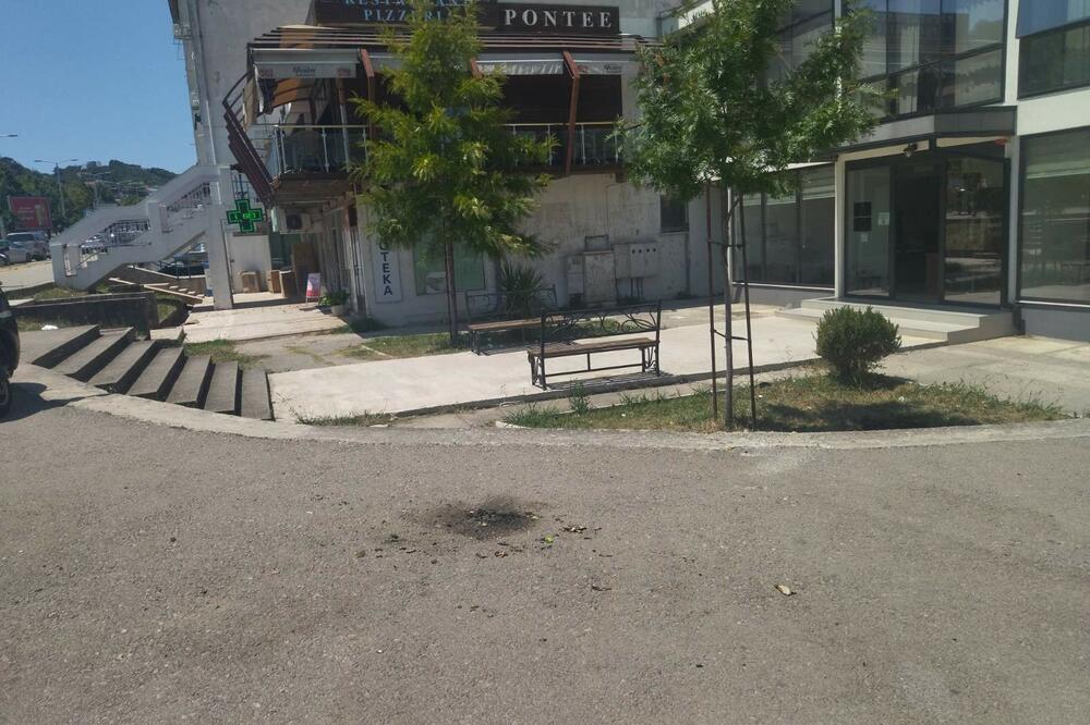 Flaša se zapalila nakon bacanja, Foto: Samir Adrović