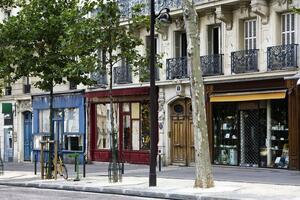 Naredba u francuskim prodavnicama - ako radi klima, zatvorite vrata