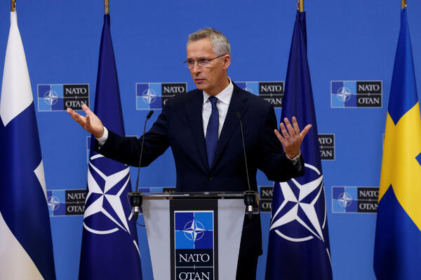 Stoltenberg: Pomoći ćemo Ukrajini da pređe sa opreme iz sovjetske...