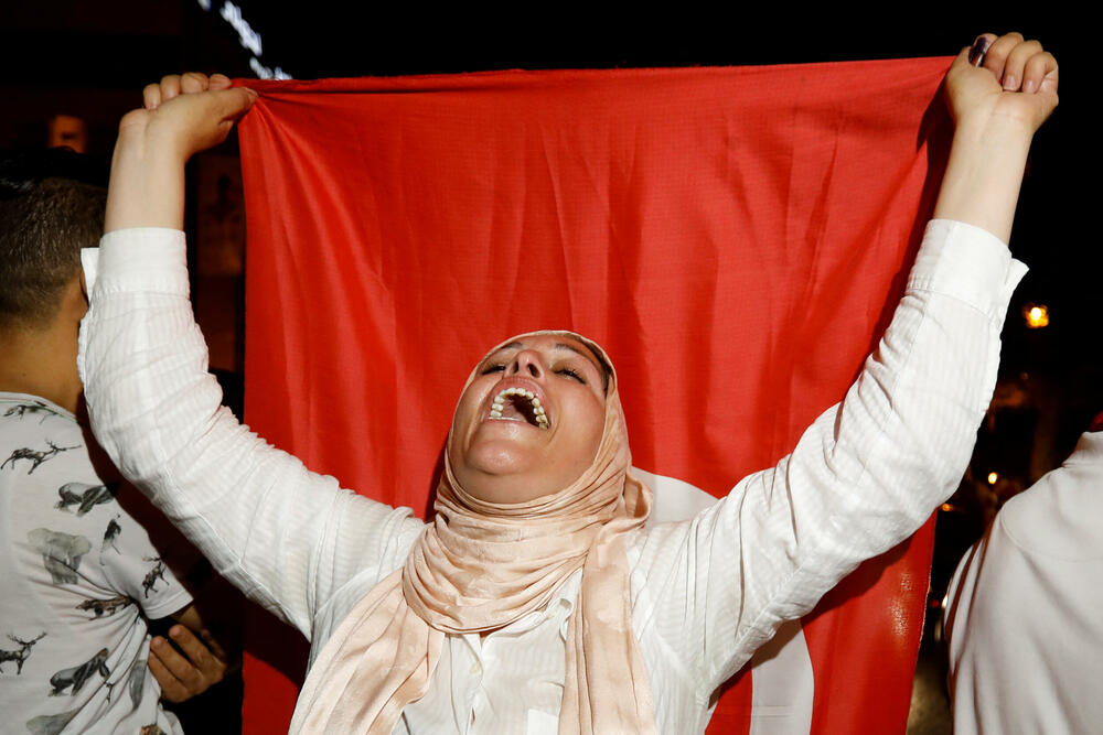 <p>Izlaznost, koja je bila važan faktor zbog bojkota glavnih opozicionih stranaka, prema izbornoj upravi bila je 27,54 odsto od 9,3 miliona upisanih birača</p>