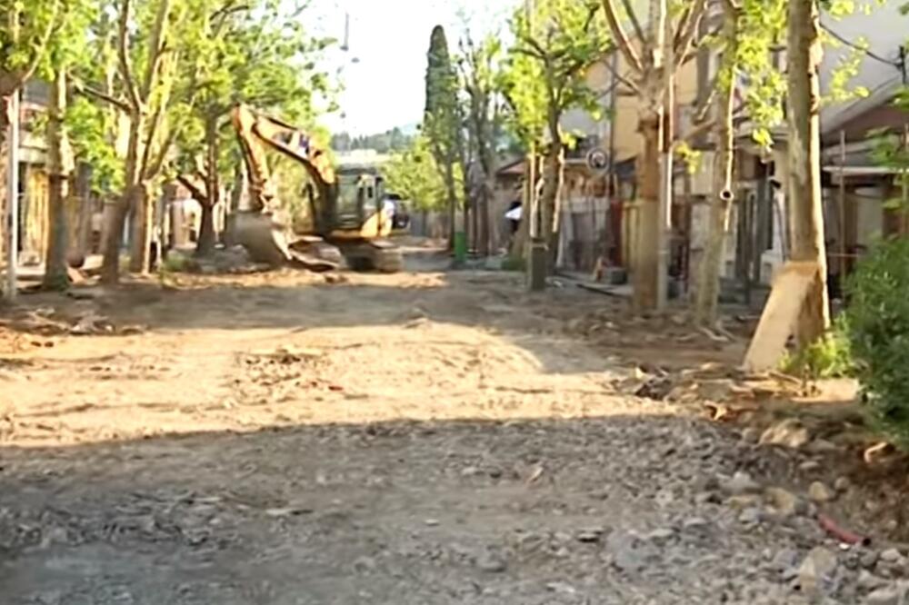 Radovi već trebalo da budu završeni: Njegoševa ulica u Podgorici, Foto: TV Vijesti