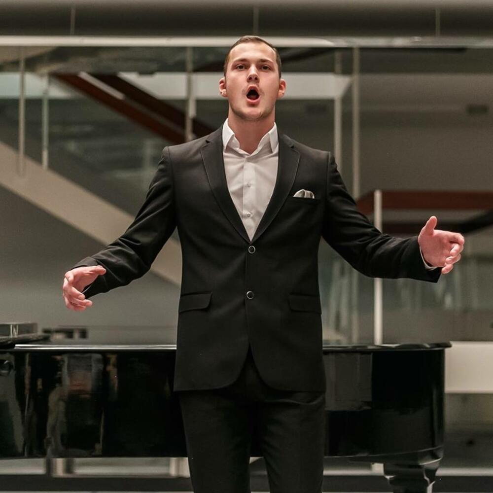 Bariton Filip Vučić