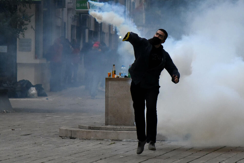 Interes većinske javnosti da sazna sve detalje o događajima, Foto: Luka Zeković