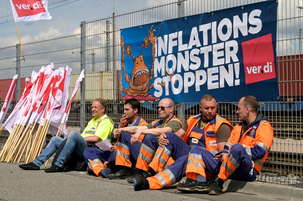 'Zaustavite čudovište inflacije': štrajk radnika u luci u Hamburgu 