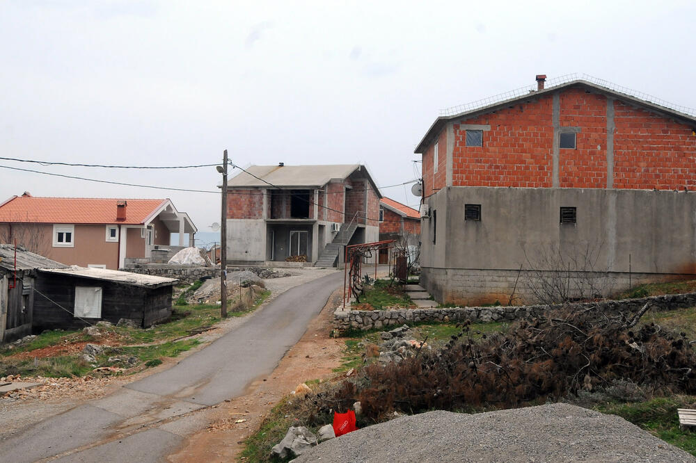 Opštinama važeći zakon “svezao ruke” (ilustracija), Foto: Luka Zekovic