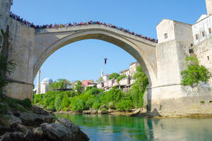 Tuzanin Evald Krnić pobjednik skokova sa Starog mosta u Mostaru