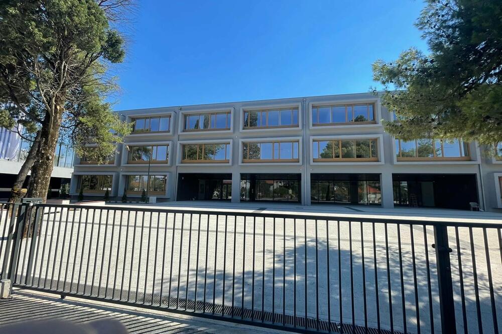 Nova škola u Tološima, Foto: Facebook/Ivan Vuković