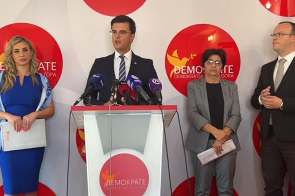 Sa pres konferencije, Foto: Printscreen/Facebook