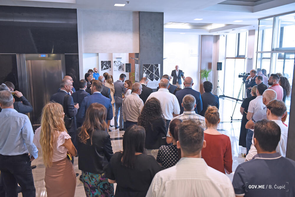 <p>Izložba je dio arhive Generalnog sekretarijata Vlade koju čini više od 350.000 fotografija</p>