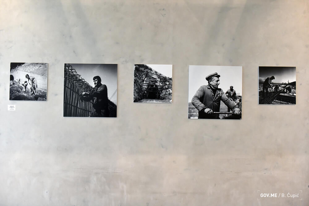 <p>Izložba je dio arhive Generalnog sekretarijata Vlade koju čini više od 350.000 fotografija</p>