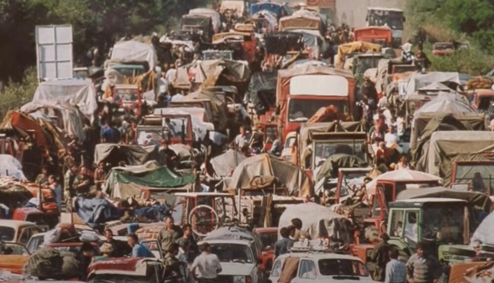 I hrvatske vlasti daju znakove simpatija: Srpski civili bježe nakon početka akcije 'Oluja'