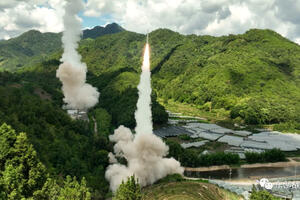 Kiši: Izgleda da je pet kineskih balističkih raketa palo u...