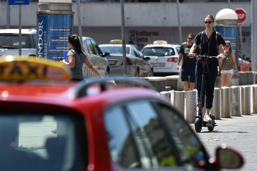 U centru Podgorice juče, Foto: BORIS PEJOVIC