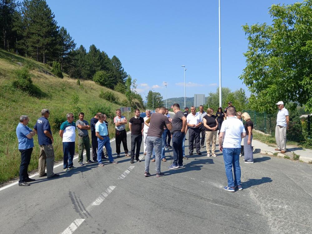 blokada puta radnici Vektre Jakić, Bivši radnici Vektra Jakić
