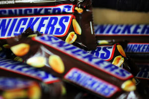 Proizvođač Snikersa se izvinio zbog proizvoda koji sugerišu da je...