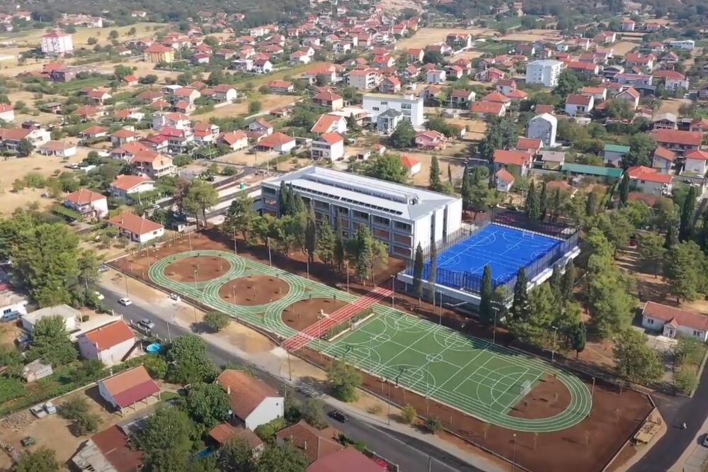 Nova škola u Tološima, Foto: Screenshot/Youtube/PG Biro