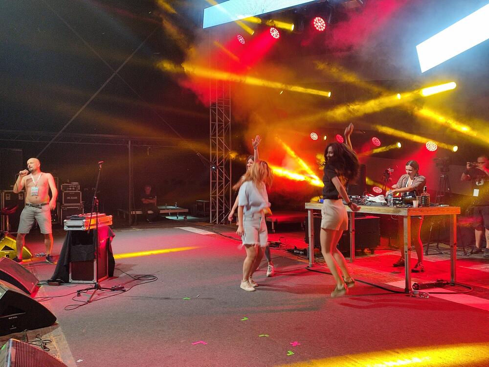 <p>Direktor Lake festa Peđa Zečević zadovoljan je ovogodišnjim izdanjem festivala i nada se da će naredne godine moći da publiku obraduje zvučnim imenima</p>