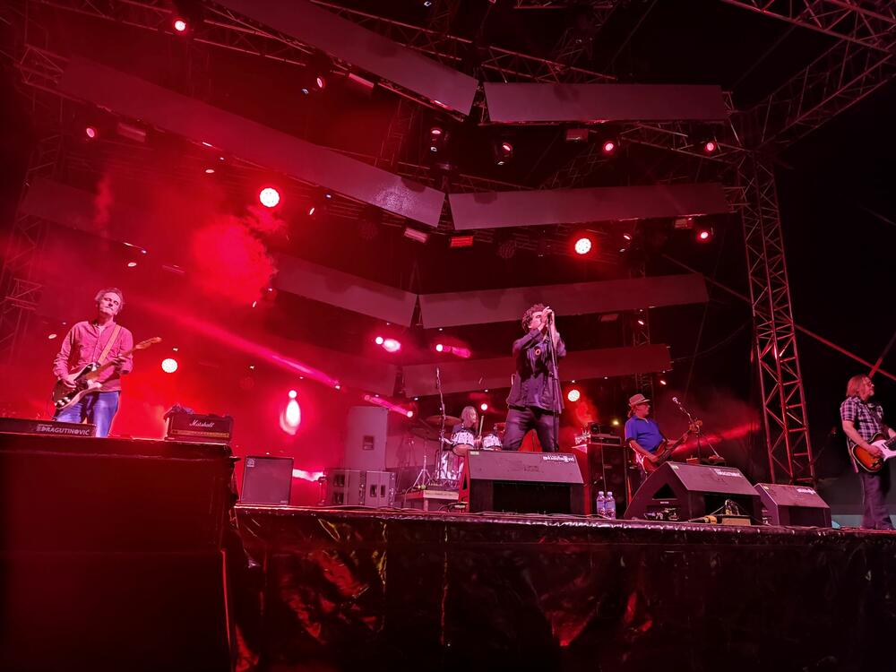 <p>Direktor Lake festa Peđa Zečević zadovoljan je ovogodišnjim izdanjem festivala i nada se da će naredne godine moći da publiku obraduje zvučnim imenima</p>