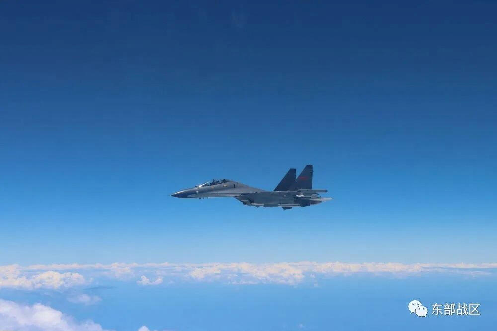 Kineski avion tokom vježbi u blizini Tajvana, Foto: Reuters