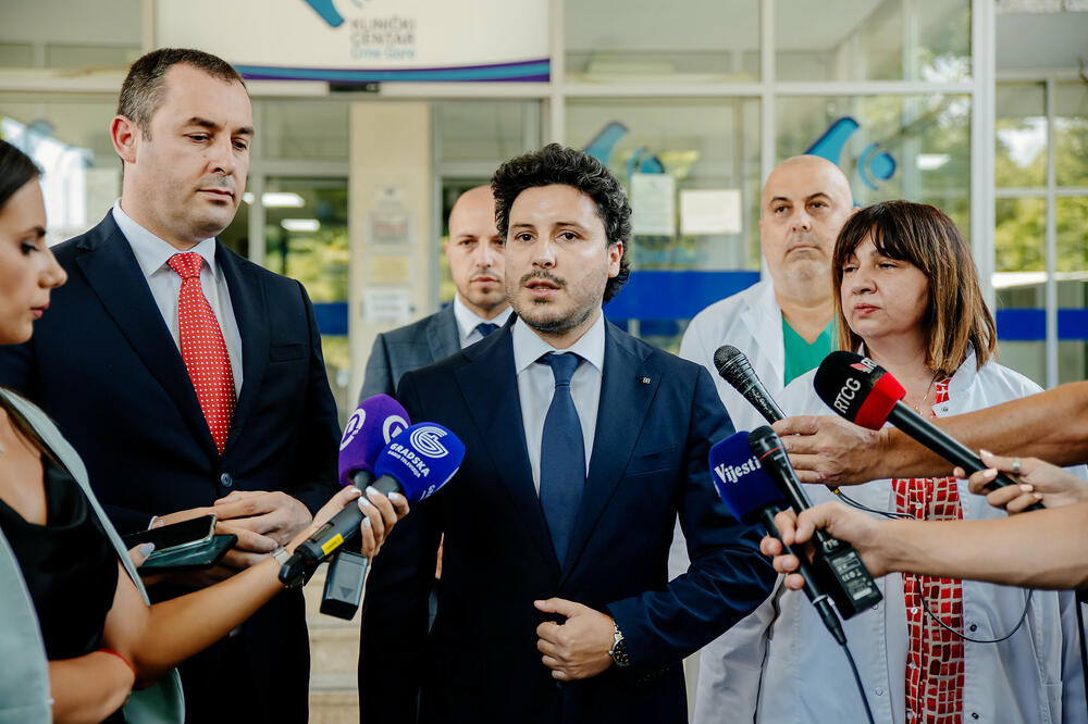 Šćekić i Abazović posjetili Urgentni blok, Foto: Vlada Crne Gore