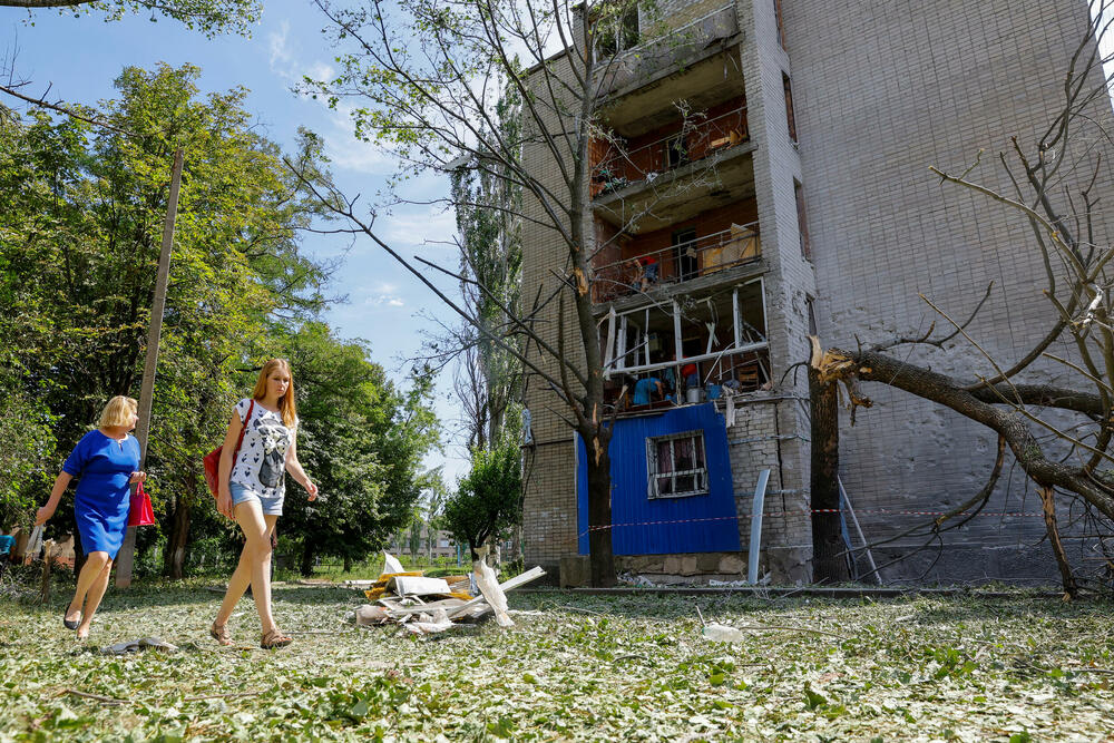 Zgrada pogođena u nedavnom granatiranju Svitlodarska u Donjeckoj oblasti