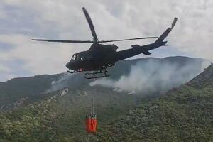 Helikopteri Vojske devet sati gasili požar u Boki