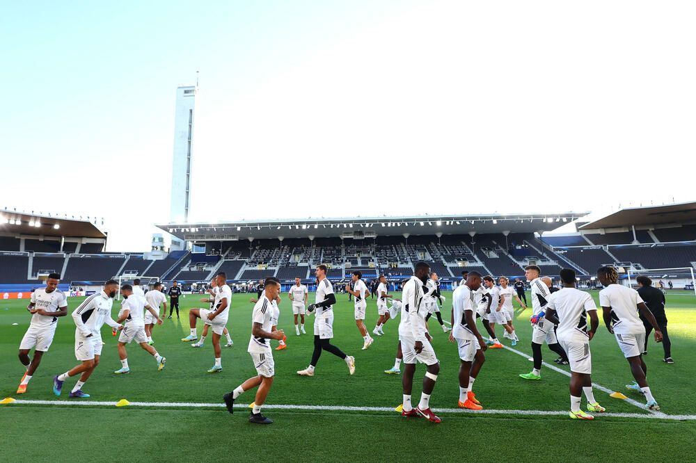 Fudbaleri Reala sinoć na treningu na Olimpijskom stadionu u Helsinkiju, Foto: KAI PFAFFENBACH