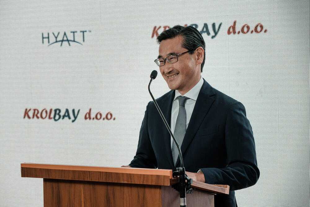 <p><em>Za relativno kratko vrijeme Blue Kotor Bay postao je vodeći hotel na tržištu, pozicioniran kao pouzdan partner i kompanija kojoj se vjeruje. Potpisivanje ugovora sa Hyatt-om označiće početak nove ere razvoja i rada na promovisanju turističke ponude Crne Gore.</em></p>