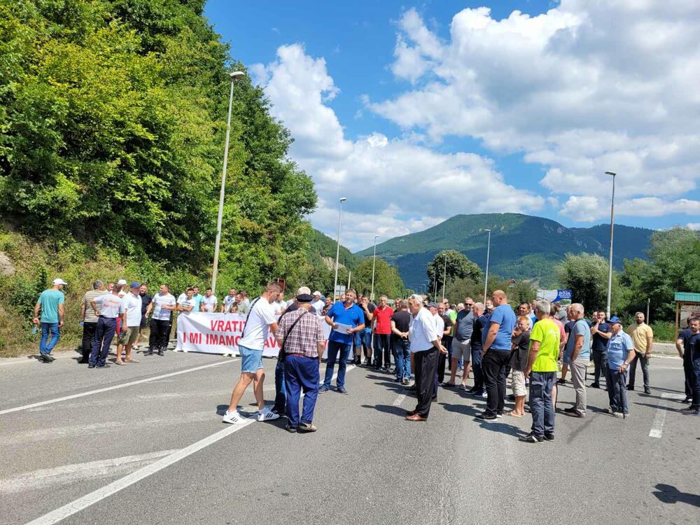 <p>Operativni sastanak u cilju prevazilaženja problema organizovan u srijedu na inicijativu potpredsjednika Vlade Ervina Ibrahimovića</p>