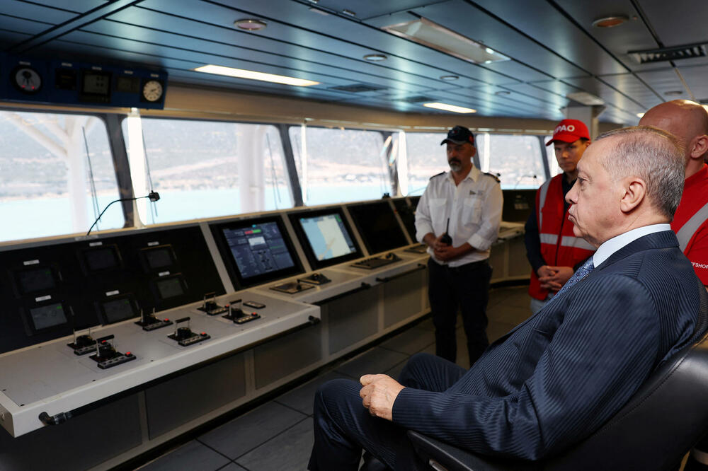 Erdogan on the new Turkish ship "Abdulhamid Han" for hydrocarbon research, Photo: Reuters
