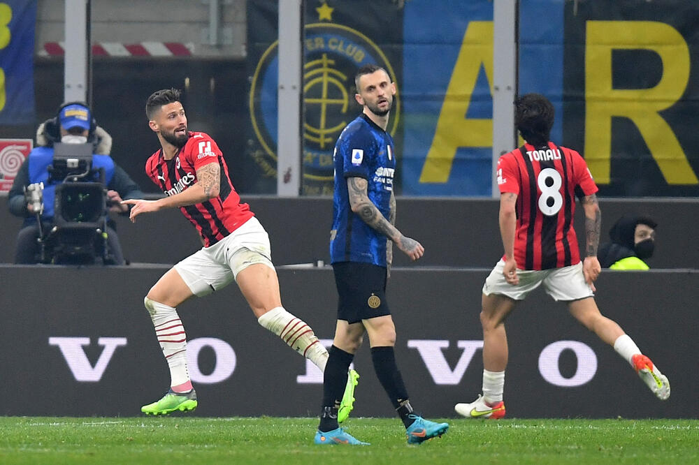 Milan je prošle sezone slavio ispred Intera, Foto: Reuters