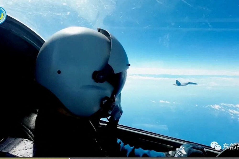 Kineski avion tokom vježbi u blizini Tajvana, Foto: Reuters
